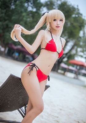 钢铁魔女